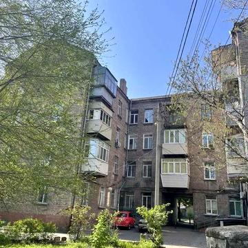 Продам велику під ремонт квартиру Романа Шухевича /Метробудівників (М)