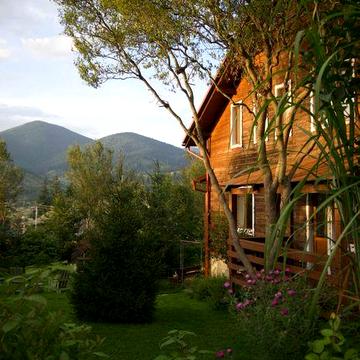 Довгострокова оренда будинку в Карпатах