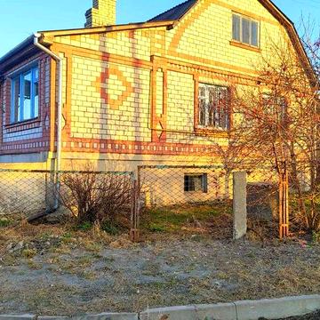 Будинок з сучасним планування неподалік морського