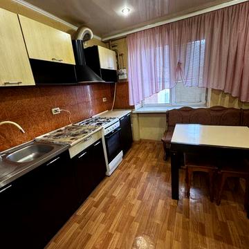 Центр 3 окремі кімнати вільна гарна квартира