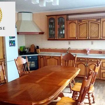 Продам просторий двоповерховий будинок. Бережинка.