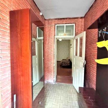 Продам 2 комн квартиру в центре с гаражом Пишоновская можно по программе