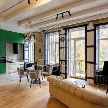 Центр. Ботанічний сад. Видова квартира.