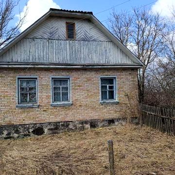 Продам будинок в селі.