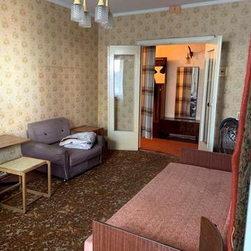 КРЕС Продаж 3 кім.квартири з окремими кімнатами, новими вікнами на 7поверсі, є дві лоджіі,кухня девять квадратів , на Нарвській поряд ріка СЕРТИФІКАТ