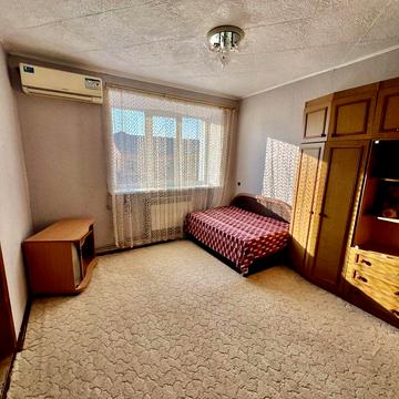 Продам 2 к квартиру на Куропʼятникова