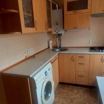 1 комнатная на Космосе, семье на длительный срок.