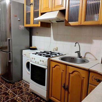 Позняки Вишняківська 8 Газ Оренда 3к.квартира. Метро Харківська