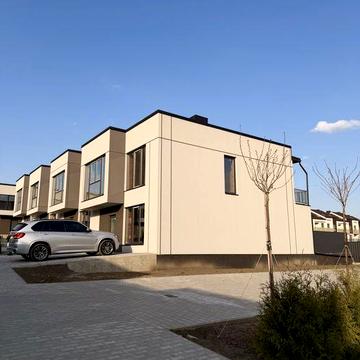 Таунхаус у с. Годилів, боковий таунхаус, під єОселю