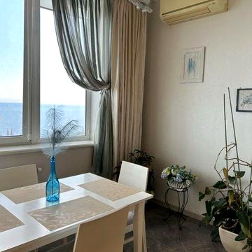 Здам 1 кімнатну простору квартиру на Фонтані