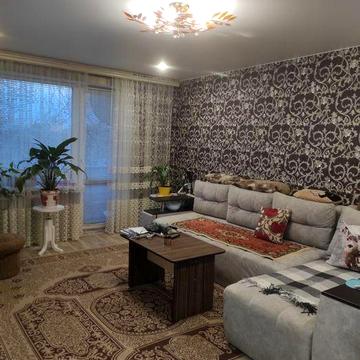 Продам четырёхкомнатную квартиру,