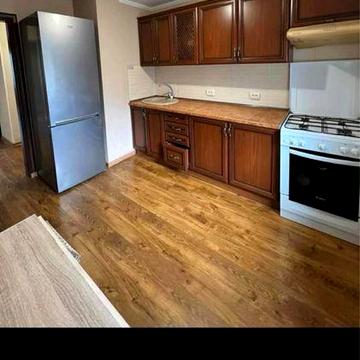 Здам трикімнатну квартиру.