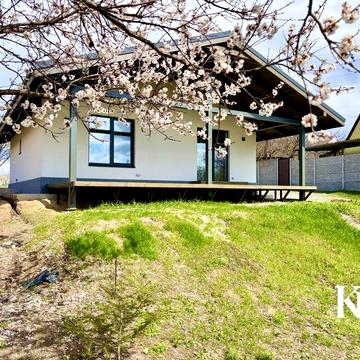 Продам будинок-дачу р-н Сан Рей