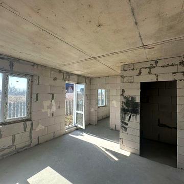 Продам квартиру 2 кімнати та Власний Двір. Гнатівка , поруч Ірпінь та Буча. До Києва 20 хв до академа