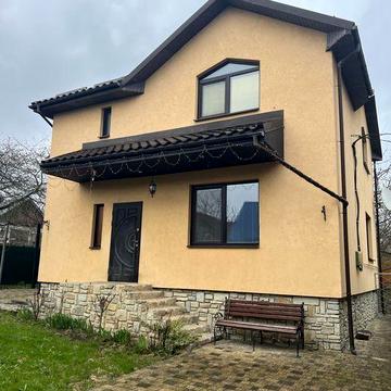 Продам сучасний будинок в районі Сільхоз Академії.