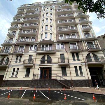 2 комнатная в доме элит класса красный кирпич, АГВ,  центр города