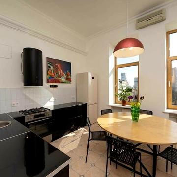 Шовковична вул., 36/7