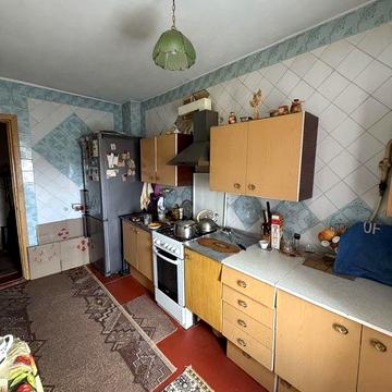Продаж 3 кімн квартири по вулиці Довженка,цегляний будинок