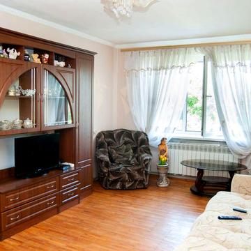 Простора квартира в центрі міста + гараж ! Від власника!