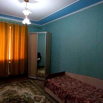 Здається 3к на 5-Зарічному з котиком