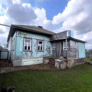 Продаються 1/2 будинку м.Прилуки.вул Густинська.