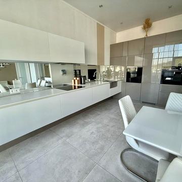 Вячеслава Чорновола просп. (), 16б