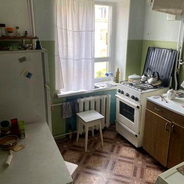 Матвійчука 43 центр міста вільна