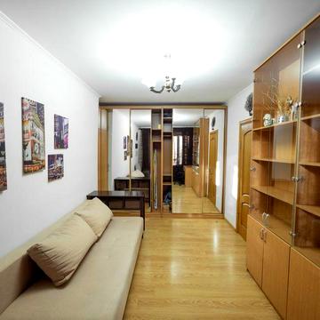 Білоруська вул., 36