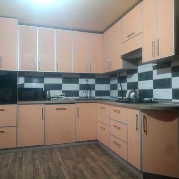 Продам дім з ремонтом та гаражем. Лозова.