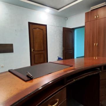 Макарова вул. (Більшовицька), 10