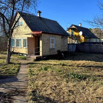 Затишна дача біля Київського моря: 2 поверхи, сад та грибні ліси