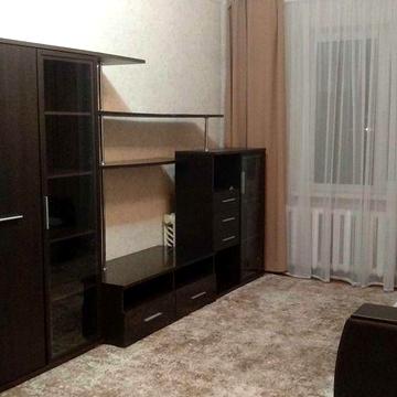 Здам квартиру з 01.05 дівчині (біля Укрпошти)