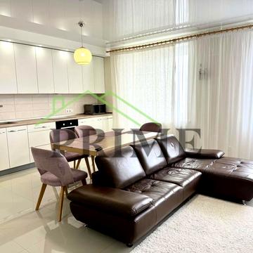 майдан Незалежності пл., 1Б