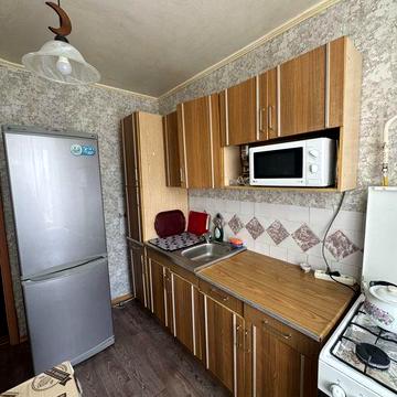 Здається 2к квартира на м-ні Жовтневому