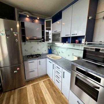 Здам 3 кімнатну квартиру Гімназійну набережну