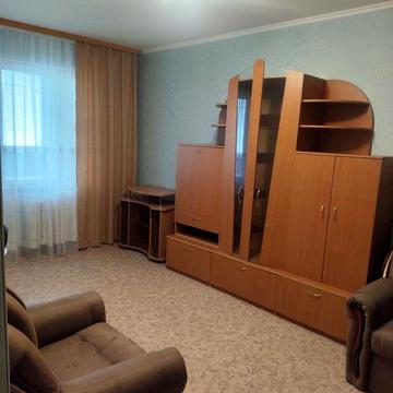 Двокімнатна початок Троєщини, вільна, охайна