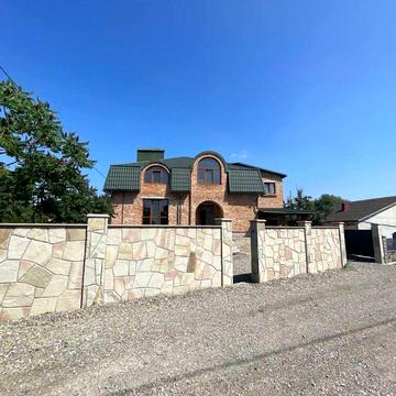 Продаж великого будинку у передмісті Тернополя