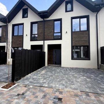 Таунхаус у Бучі біля парку — життя серед природи та тиші поруч із містом