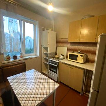 Здається 2 кімнатна метро Позняки