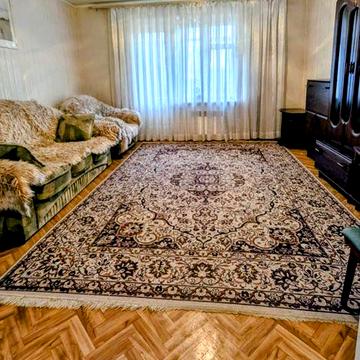 Продам трикімнатну квартиру...