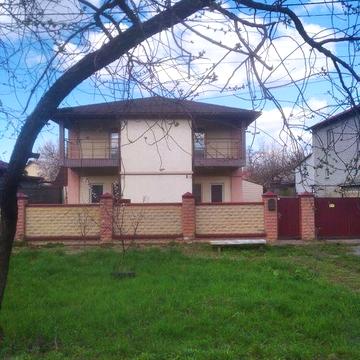 Продається 2-х пов будинок(160м.кв)на два входи.Торг.Р-н Торгмаш.Брова