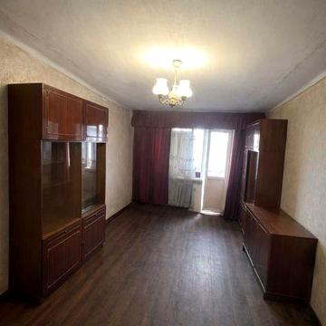 Продам 1-комнатную на Черёмушках  Кирпич Рядом парк