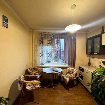 Продам большую 3к квартиру на В.Вернадского 33в! Парк Шевченко!