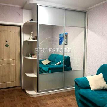 Продам 1-кімнатну квартиру  78 000 $ 1 591 $ м²  49/18 м² Голосіївський район, до метро Деміївка 7 хв на авто або 20хв автобусом Науки пр-т 55А ЖК Проспект Науки 55А