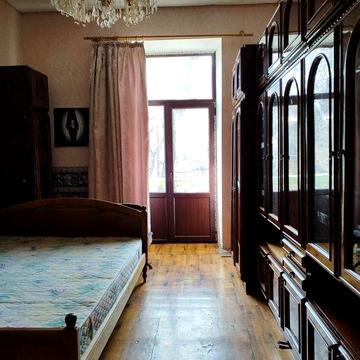 От хозяина 2-ух комн квартира в районе парка Шевченко