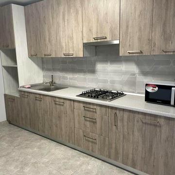 Продаєтся 2 км квартира Центр