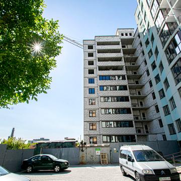 Петра Батьківського вул., 14а