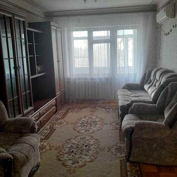 Продам двухкомнатную квартиру вул. Поштова