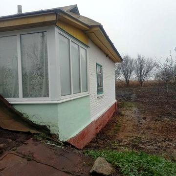 Гарний будинок в с. Товстоліс 10 км від Чернігова + зем. діл. 60 сот