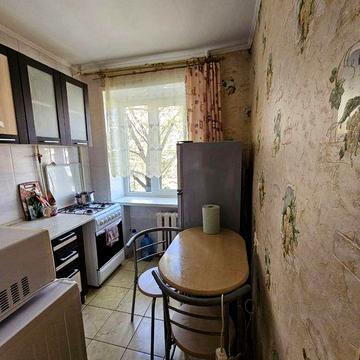 Здається з 16.04-1 но к.кв  Мукачівська Трц Караван Макдональдс